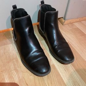 Black boots
